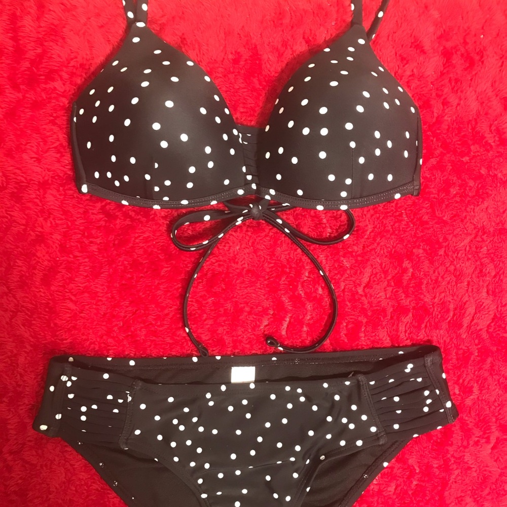 👙 Brand new polka dot bikini 👙